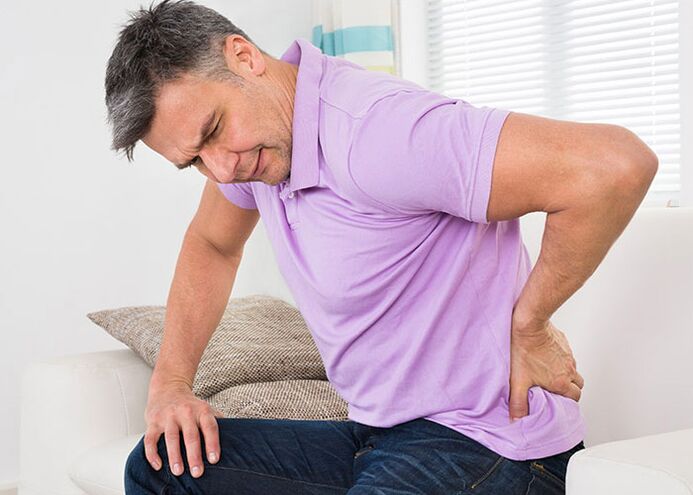 dolor lumbar en un hombre